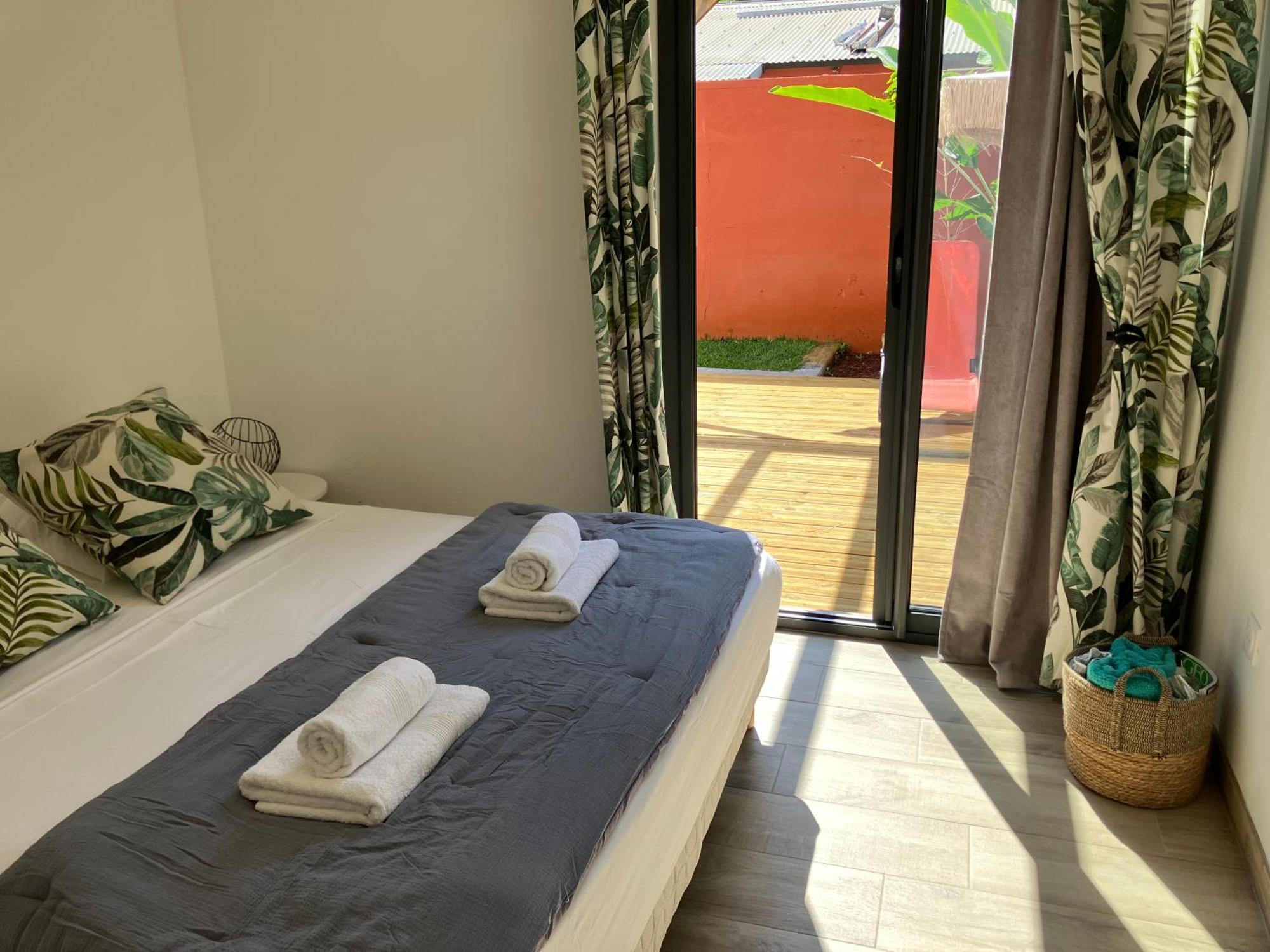 לה סאלין לה ביינס Kazacoco Bungalow A 5 Min A Pieds Du Lagon מראה חיצוני תמונה